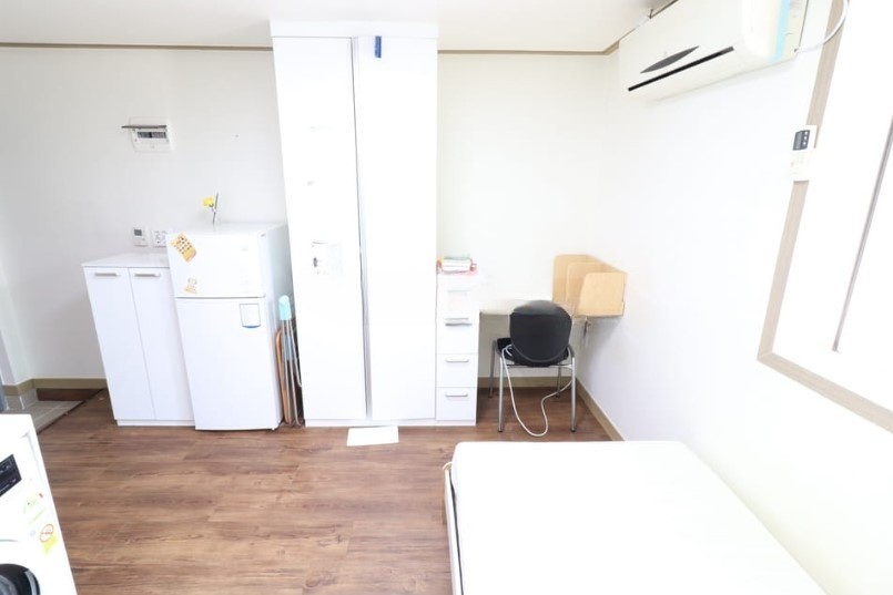 回基駅外大前駅 中浪駅 ソウル市立大学部屋 韓国家探しサイト ハートステイ 学勢圏、ピョンセ圏、駅勢圏で誰が住んでも住みやすいワンルーム 回基駅の近くなので地下鉄バスも便利ですし、銀行、病院、薬局、ランドリー、ネットカフェ、マート、コンビニも近くにあります。 保証金200万ウォンに家賃45万ウォンです。